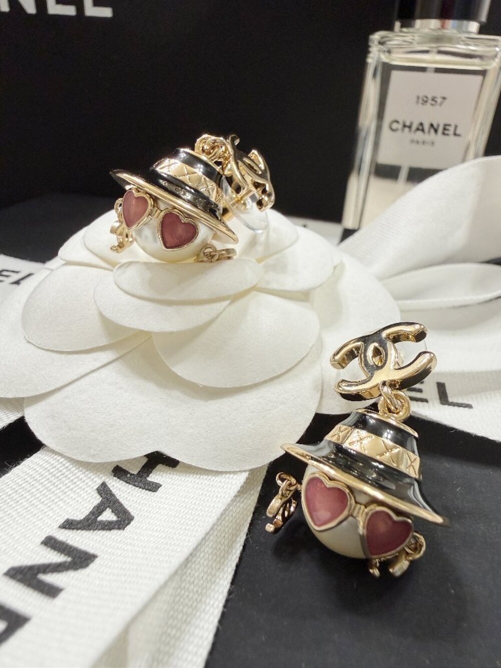 Chanel Gold- Tone CC Pearl Black Hat Pink Heart Sunglasses Dangle Earrings - Picture 7 of 12